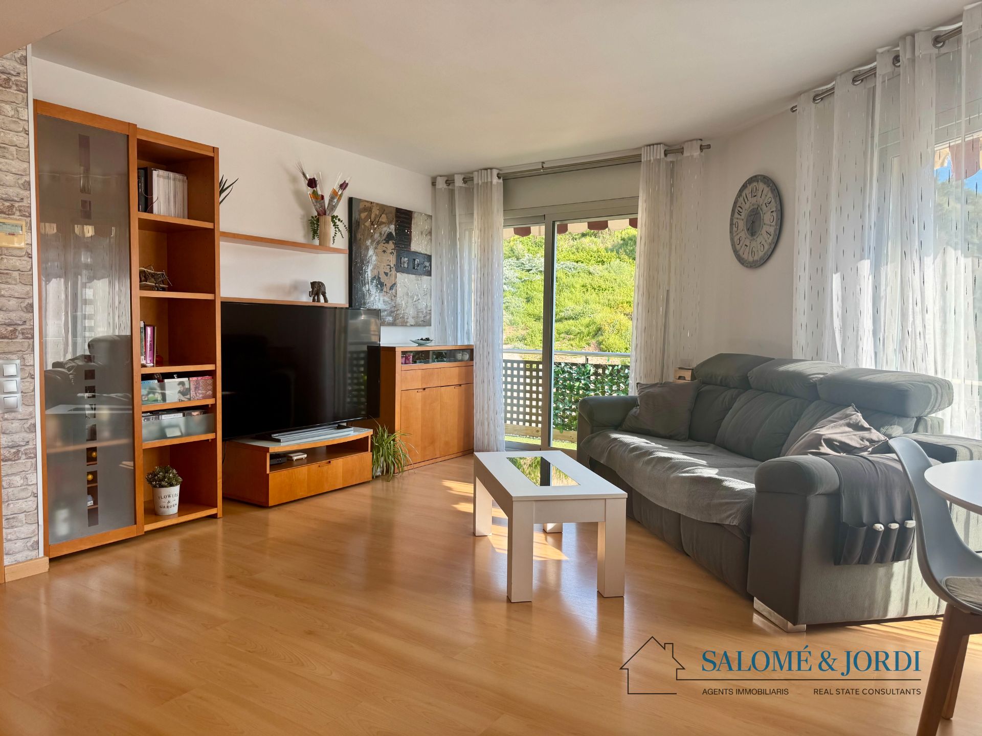 Sala d'estar de Dúplex en venda en Montgat amb Aire condicionat, Calefacció i Parquet