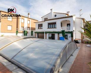 Exterior view of House or chalet for sale in La Zubia  with Air Conditioner, Heating and Parquet flooring