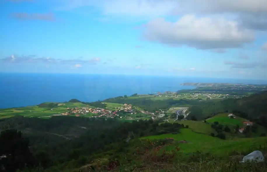 Vista exterior de Casa o xalet en venda en Cudillero amb Calefacció i Terrassa