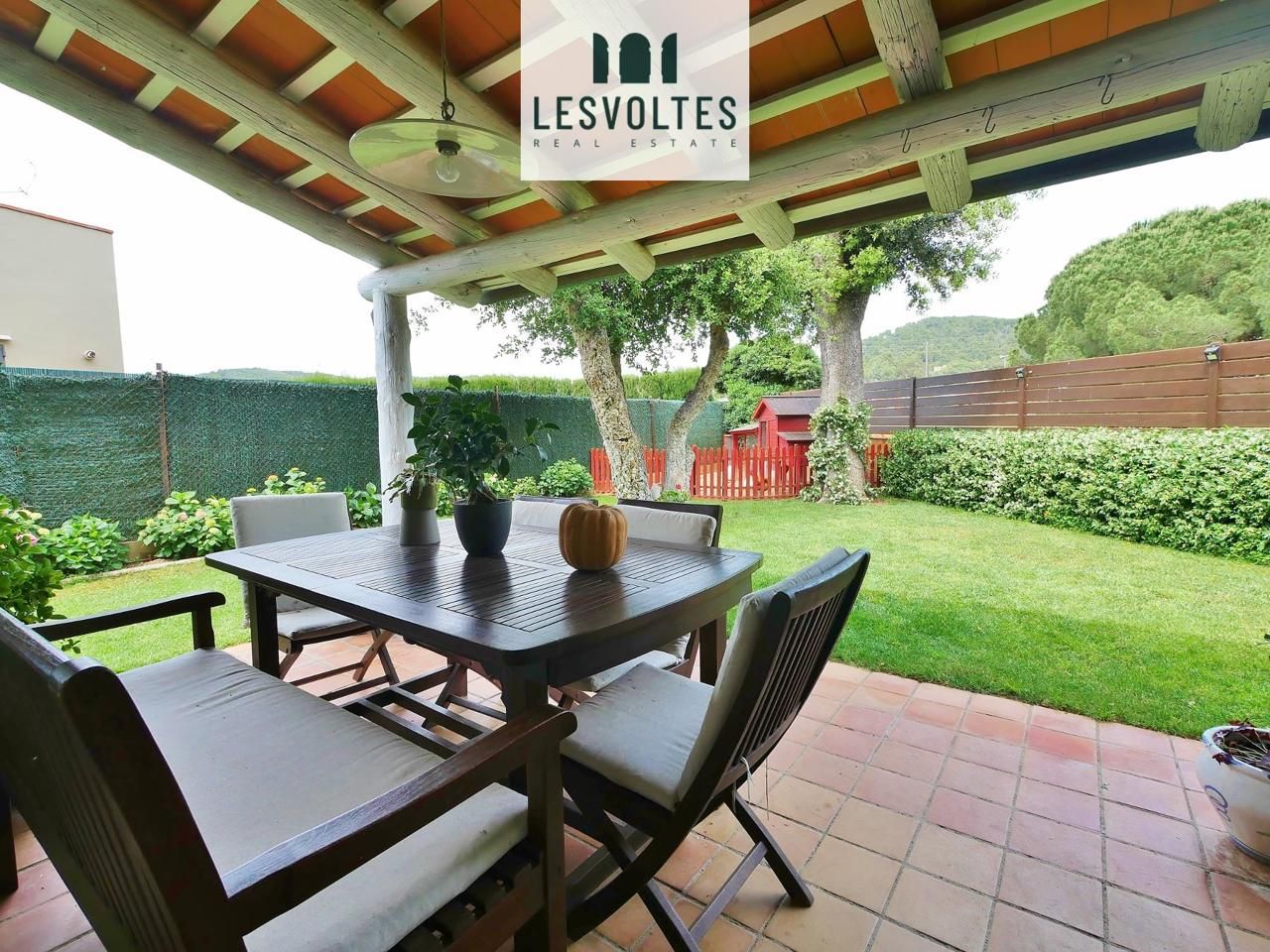 Terrassa de Casa o xalet en venda en Mont-ras amb Aire condicionat, Calefacció i Jardí privat