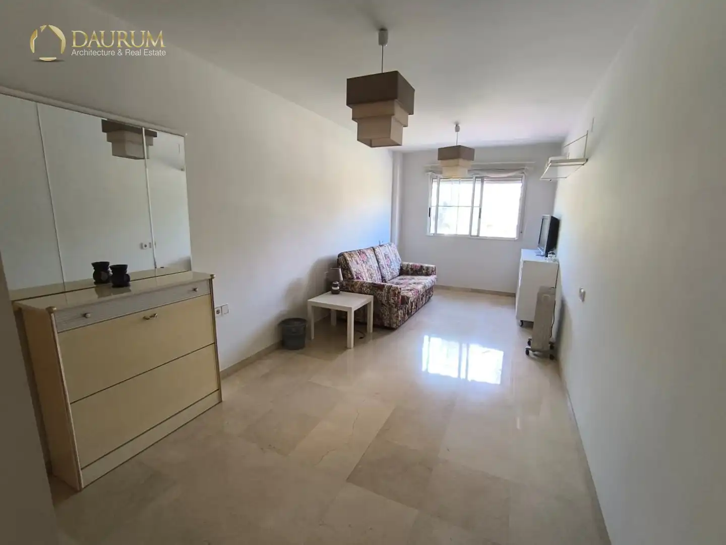 Sala d'estar de Casa adosada en venda en Alicante / Alacant amb Aire condicionat, Terrassa i Traster