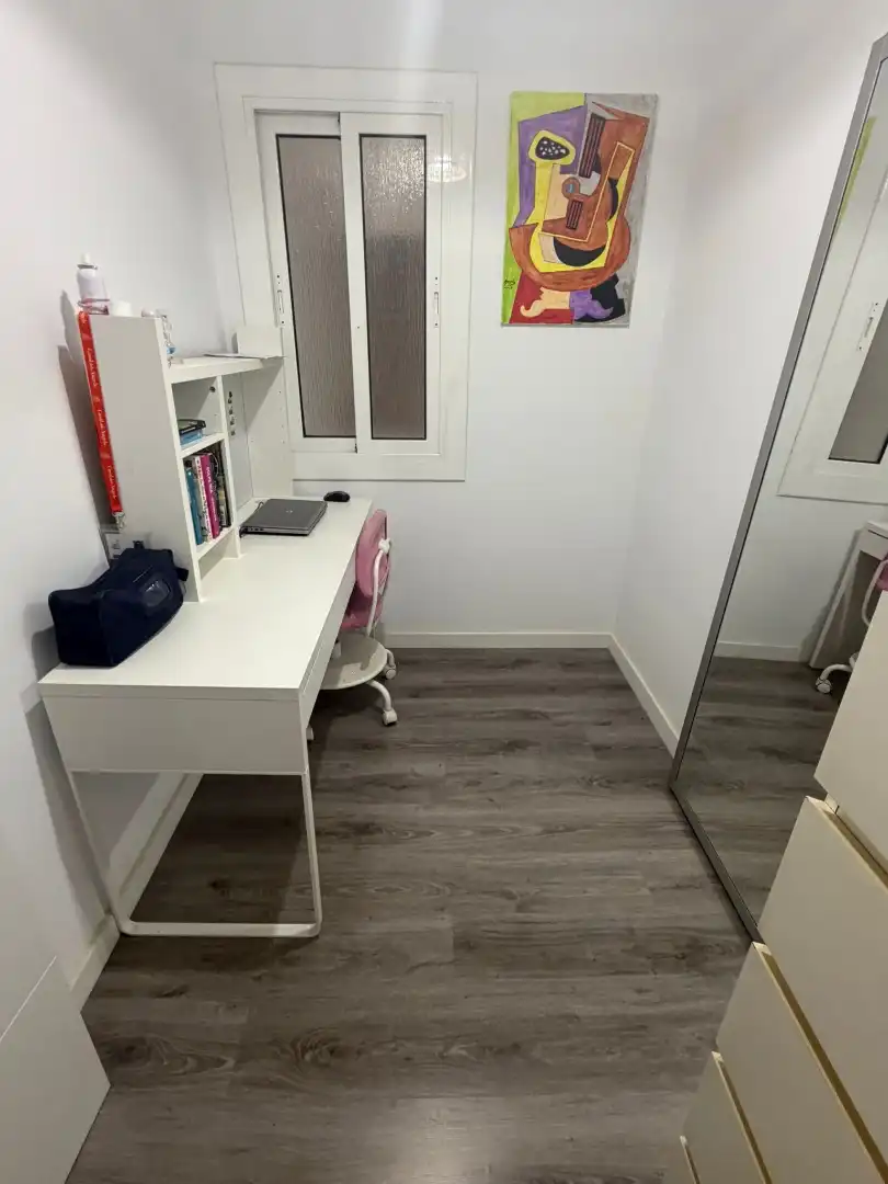 Habitación de Piso en venta en L'Hospitalet de Llobregat con Amueblado y Balcón