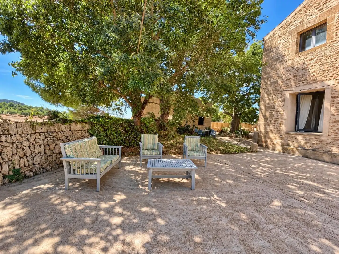 Haus mit Garten zur Miete in Petra
