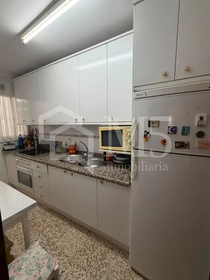 Cuina de Pis en venda en Vélez-Málaga amb Aire condicionat, Terrassa i Moblat