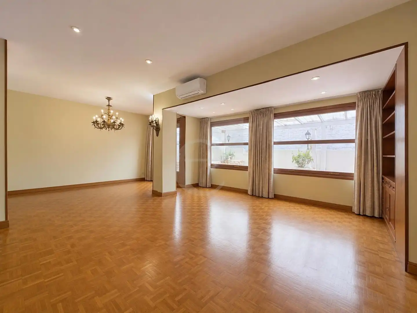 Dining room of Flat for sale in Valencia  with Air Conditioner and Terrace