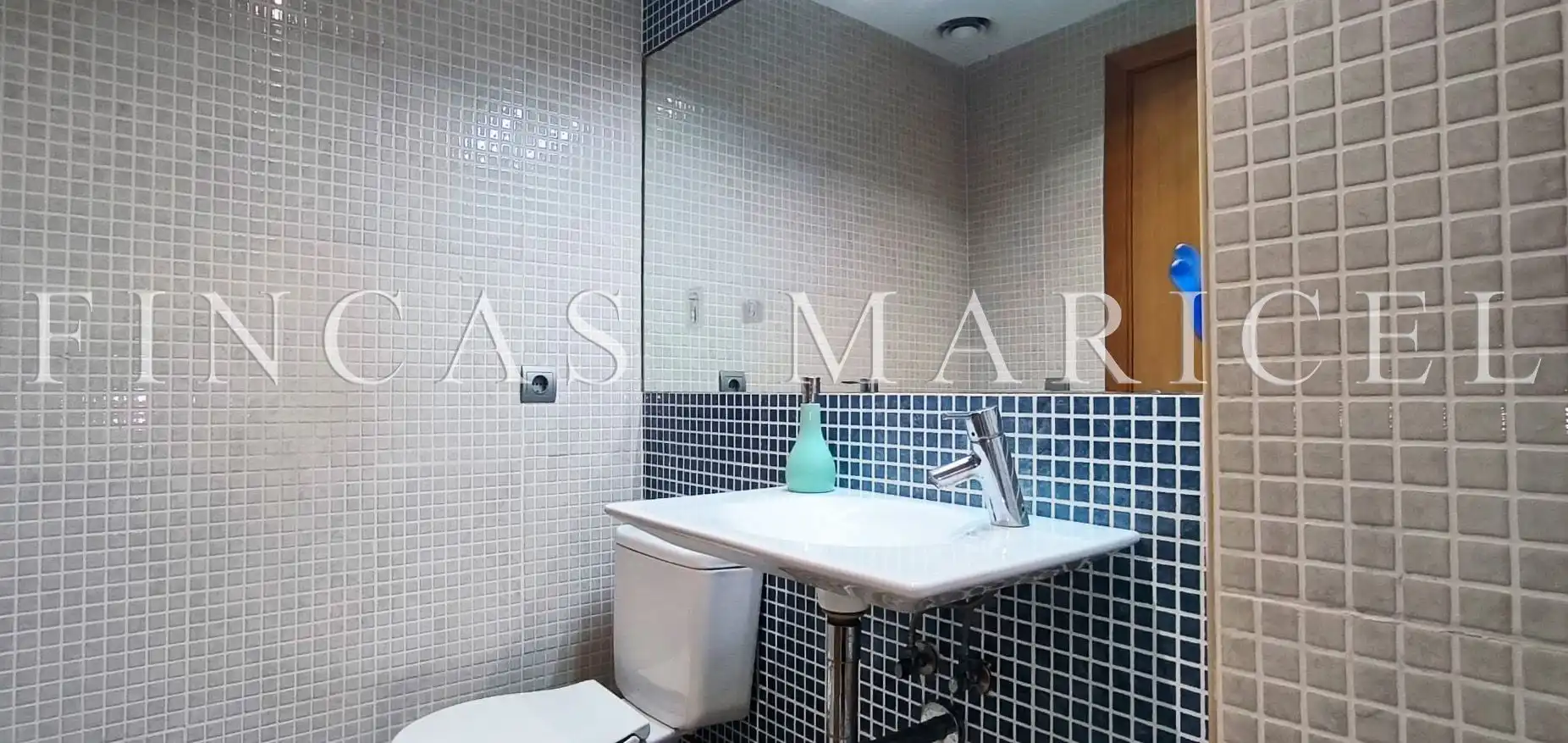 Bathroom of Flat for sale in Cubelles  with Air Conditioner, Heating and Terrace