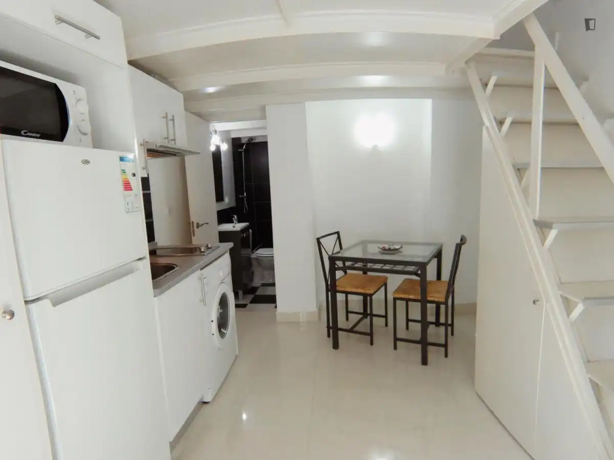 Study for rent in Bellas Vistas