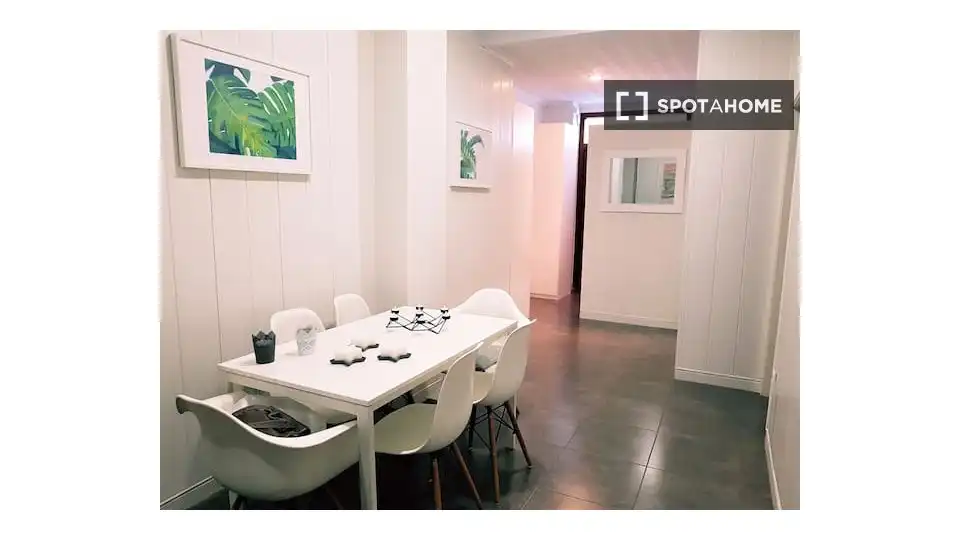 Piso con terraza en alquiler en L'Eixample, imagen 5