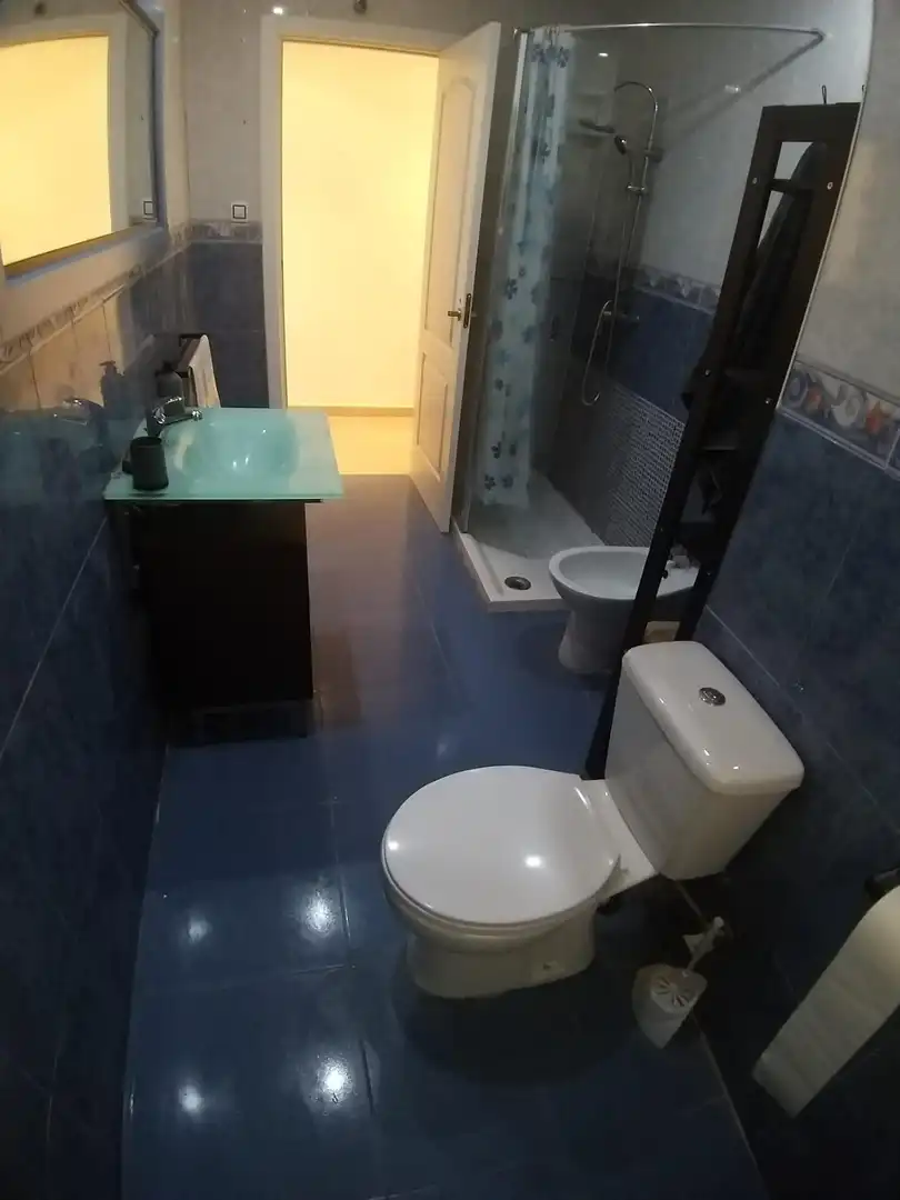 Baño de Piso de alquiler en Alicante / Alacant con Aire acondicionado, Calefacción y Terraza