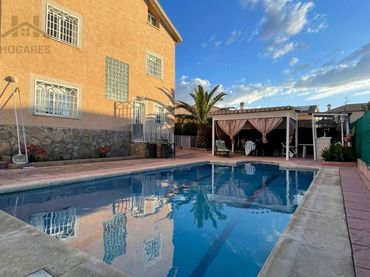 Detached house with balcony for sale in Méntrida