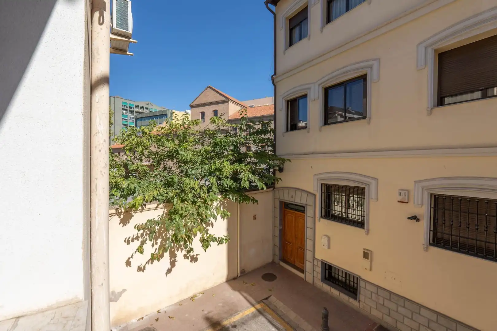 Außenansicht von Wohnung zur Miete in Granada mit Klimaanlage, Heizung und Möbliert