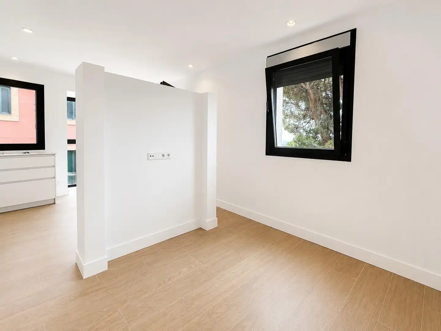 Habitación de Dúplex en venta en Miraflores de la Sierra con Aire acondicionado y Calefacción