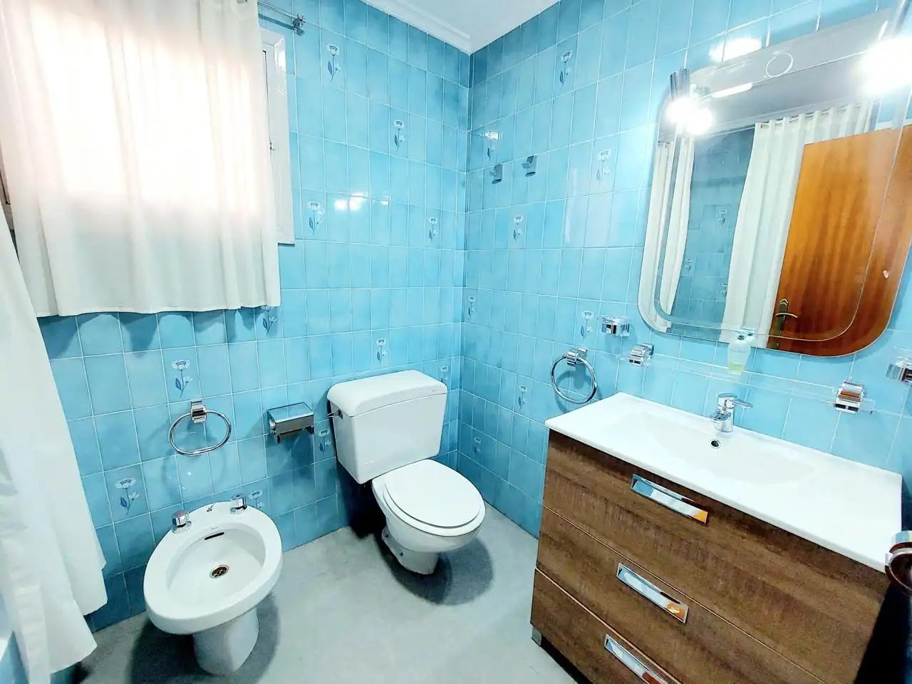 Bathroom of Flat for rent in Elche / Elx  with Air Conditioner, Furnished and Balcony