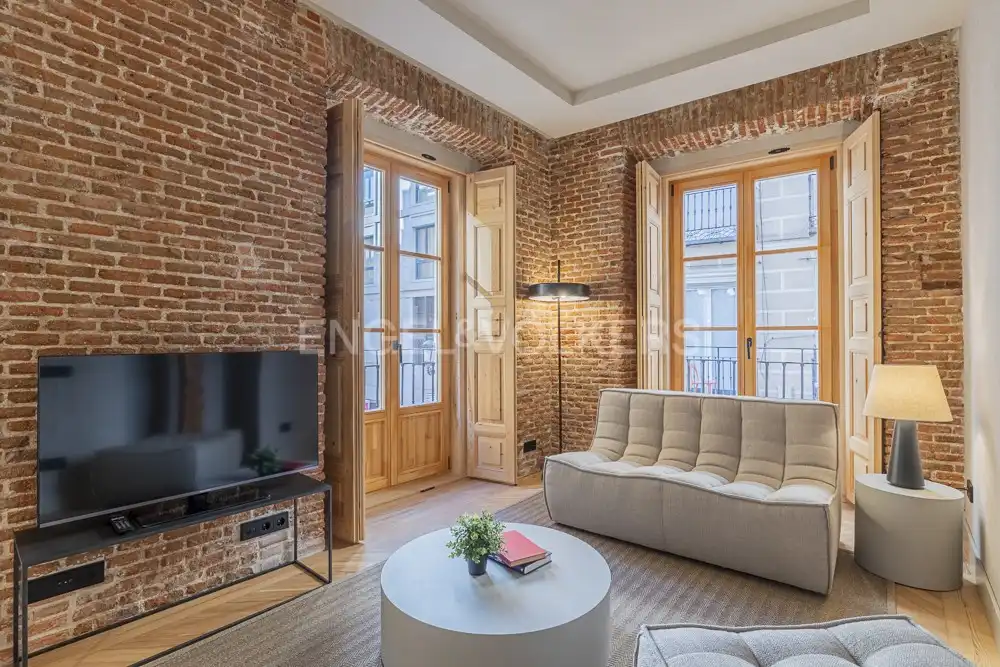 Living room of Flat for rent in Madrid  with Air Conditioner, Heating and Furnished