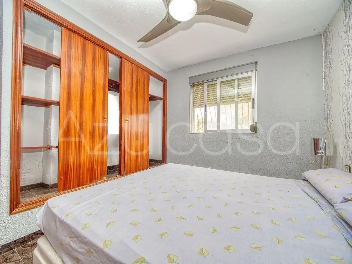 Dormitori de Casa o xalet en venda en Alicante / Alacant amb Aire condicionat, Terrassa i Traster