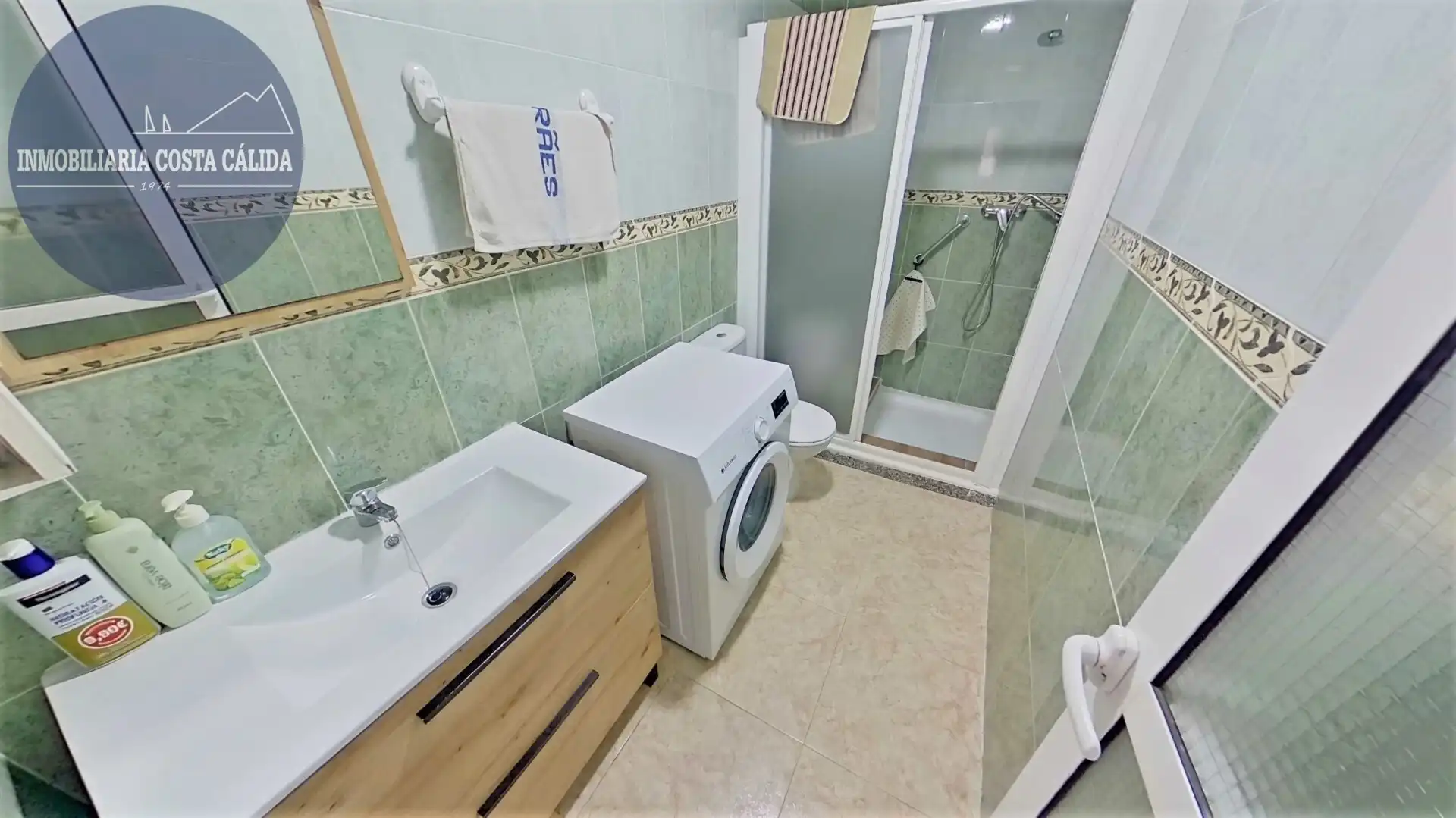 Badezimmer von Einfamilien-Reihenhaus zum Verkauf in Casco Antiguo