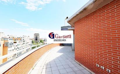 Exterior view of Attic for sale in  Madrid Capital  with Heating, Terrace and Storage room