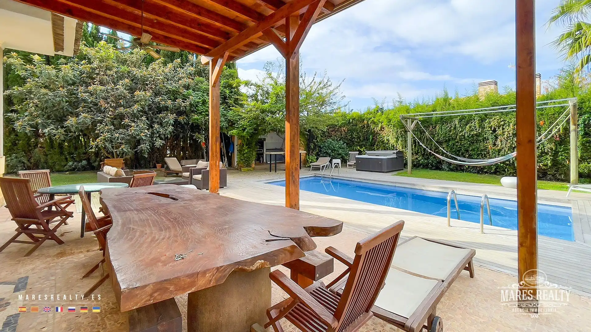 Casa amb piscina en venda a Fenals, imagen 2