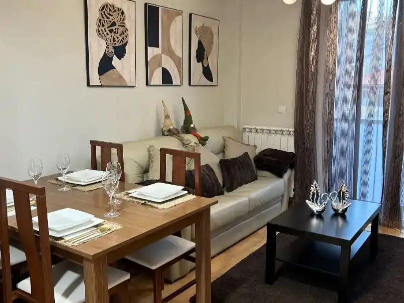 Esszimmer von Wohnung zur Miete in Tudela mit Klimaanlage und Balkon