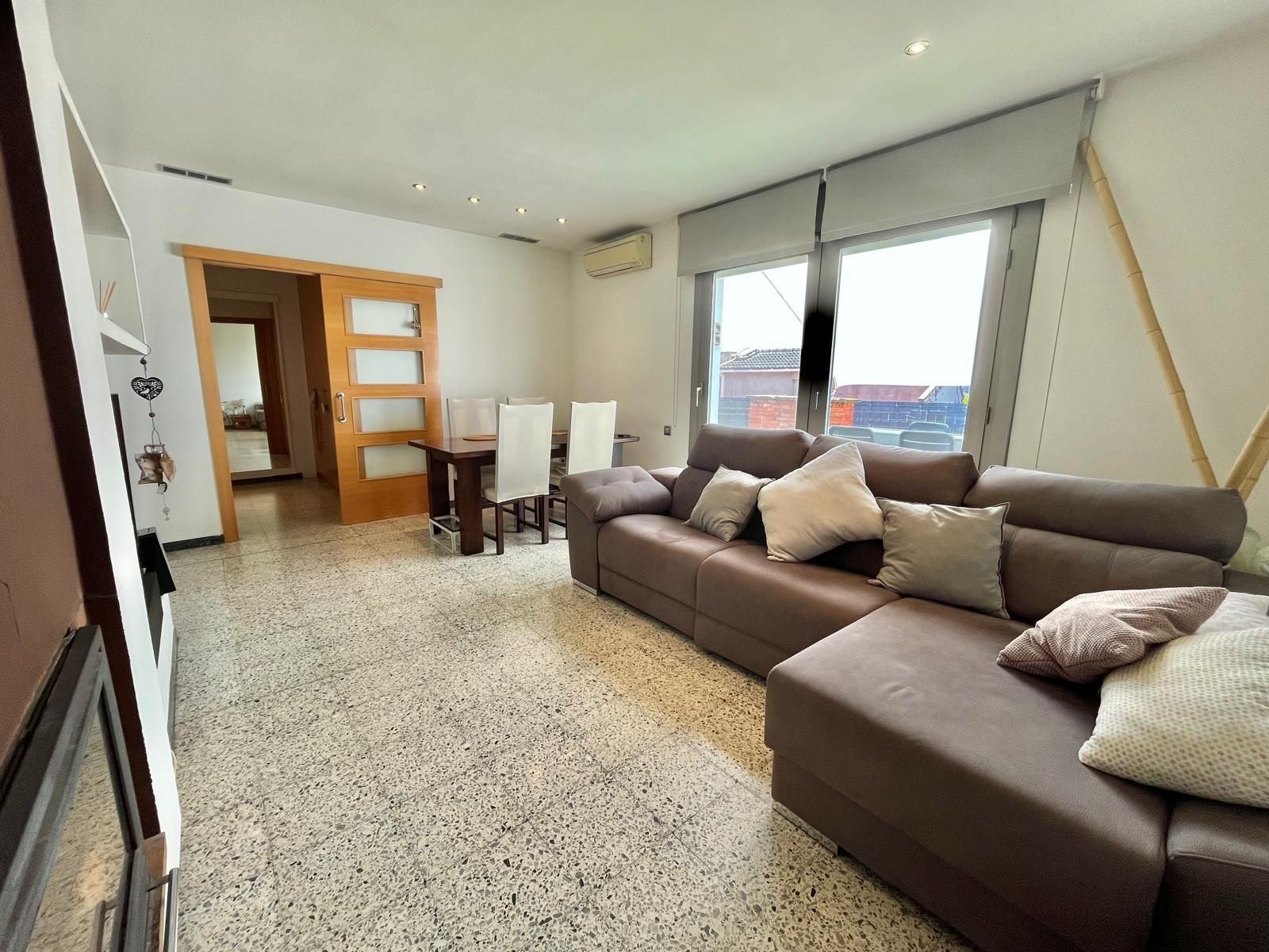 Sala d'estar de Àtic en venda en Igualada amb Aire condicionat, Calefacció i Terrassa