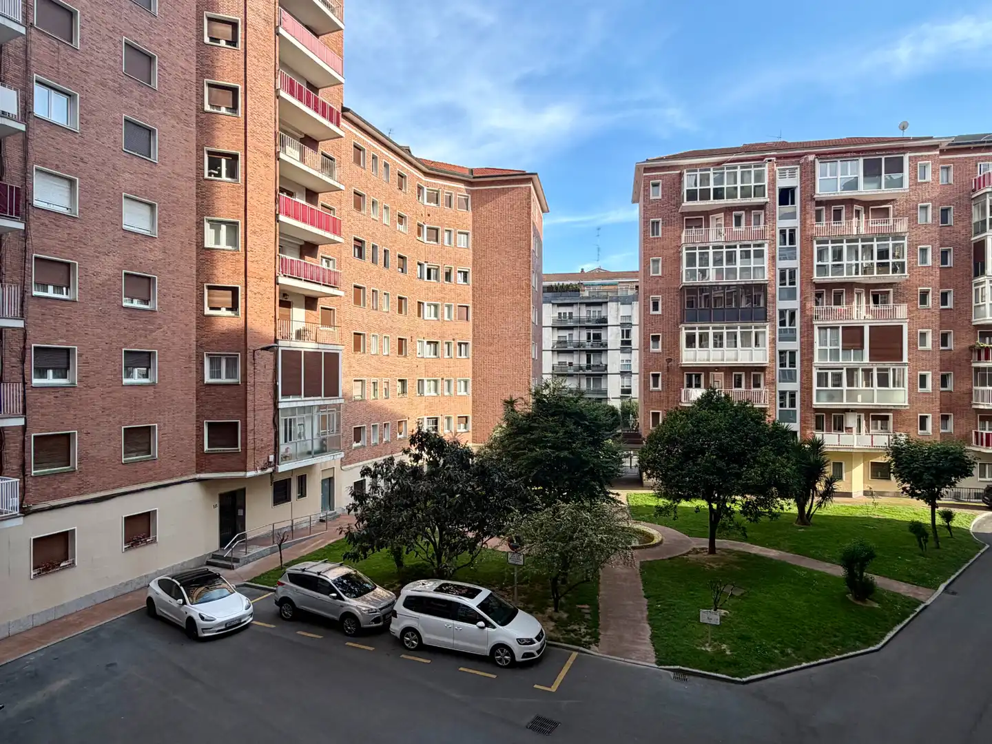 Vista exterior de Pis en venda en Bilbao  amb Calefacció, Traster i Moblat