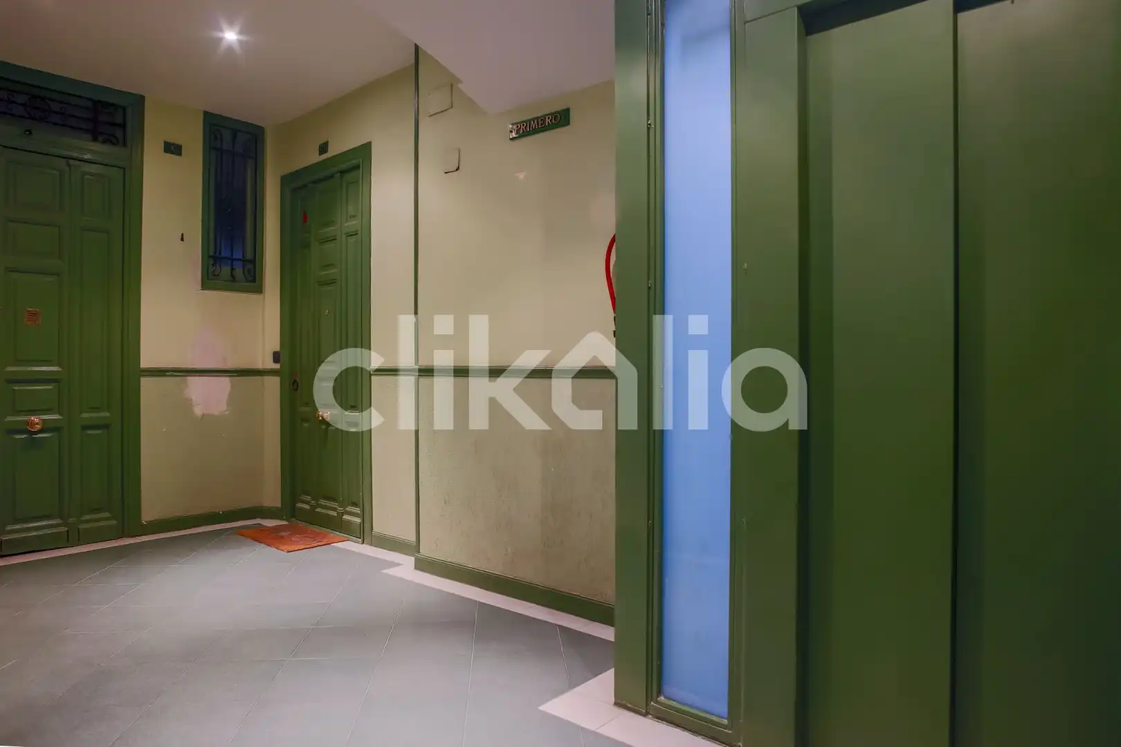 Wohnung zum Verkauf in Madrid mit Klimaanlage und Heizung