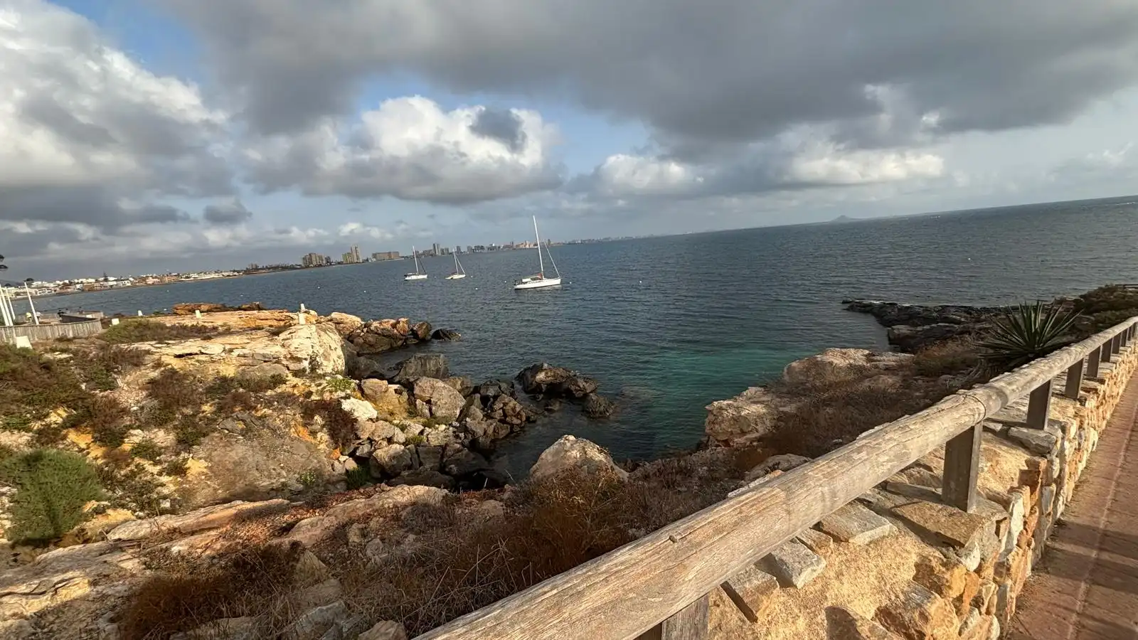 Außenansicht von Wohnungen zum Verkauf in Cartagena mit Klimaanlage, Heizung und Terrasse