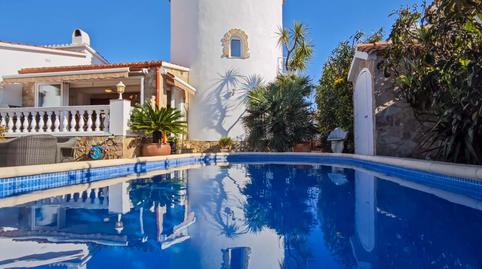 Foto 2 de Casa adosada en venda a Cap Ras - Creus - Falconera, Girona