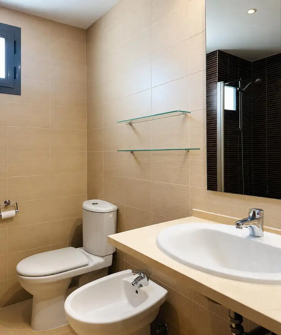 Baño de Piso en venta en Casares con Aire acondicionado, Terraza y Trastero