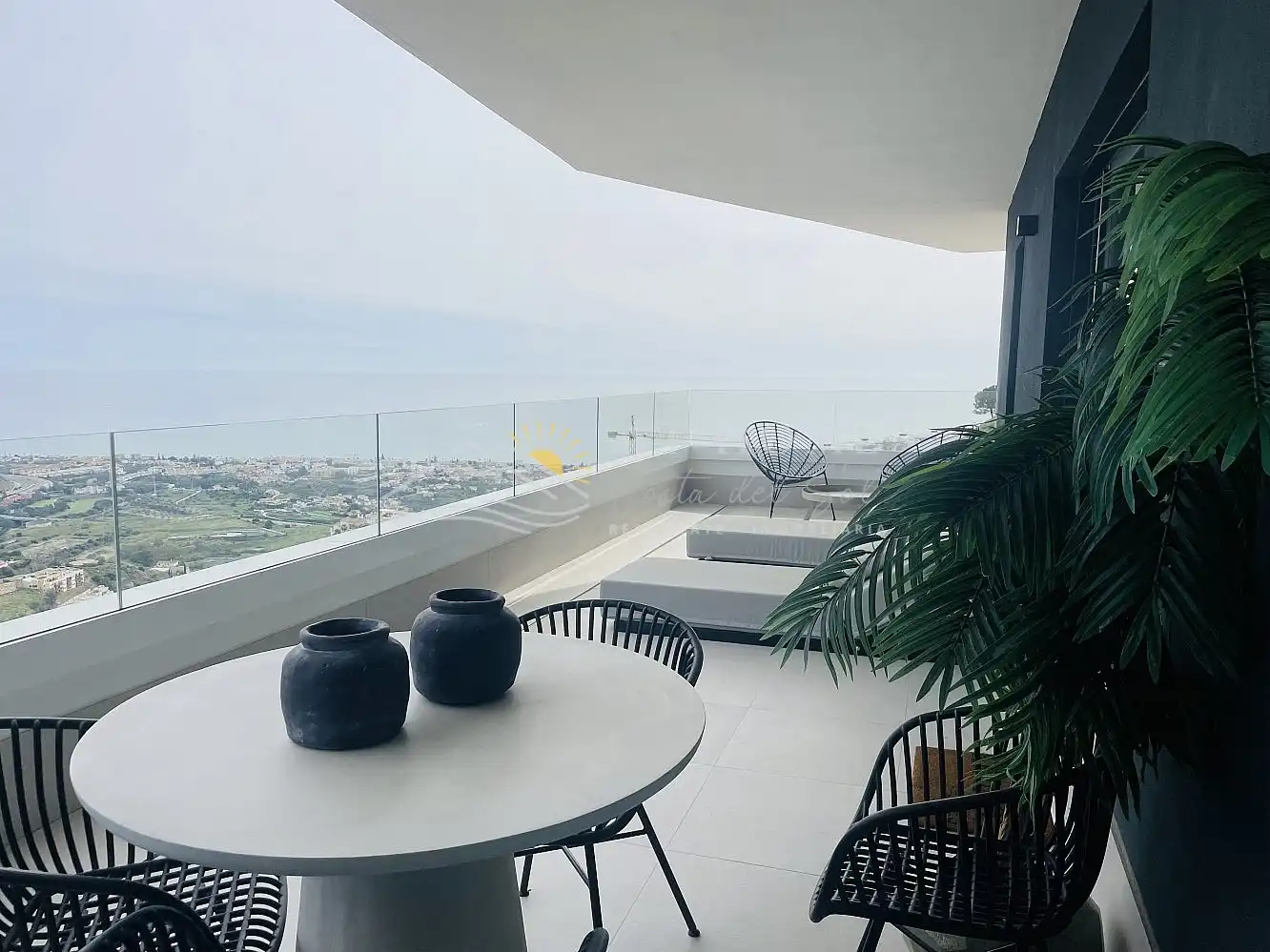Terrasse von Wohnungen zum Verkauf in Rincón de la Victoria mit Terrasse, Schwimmbad und Ofen