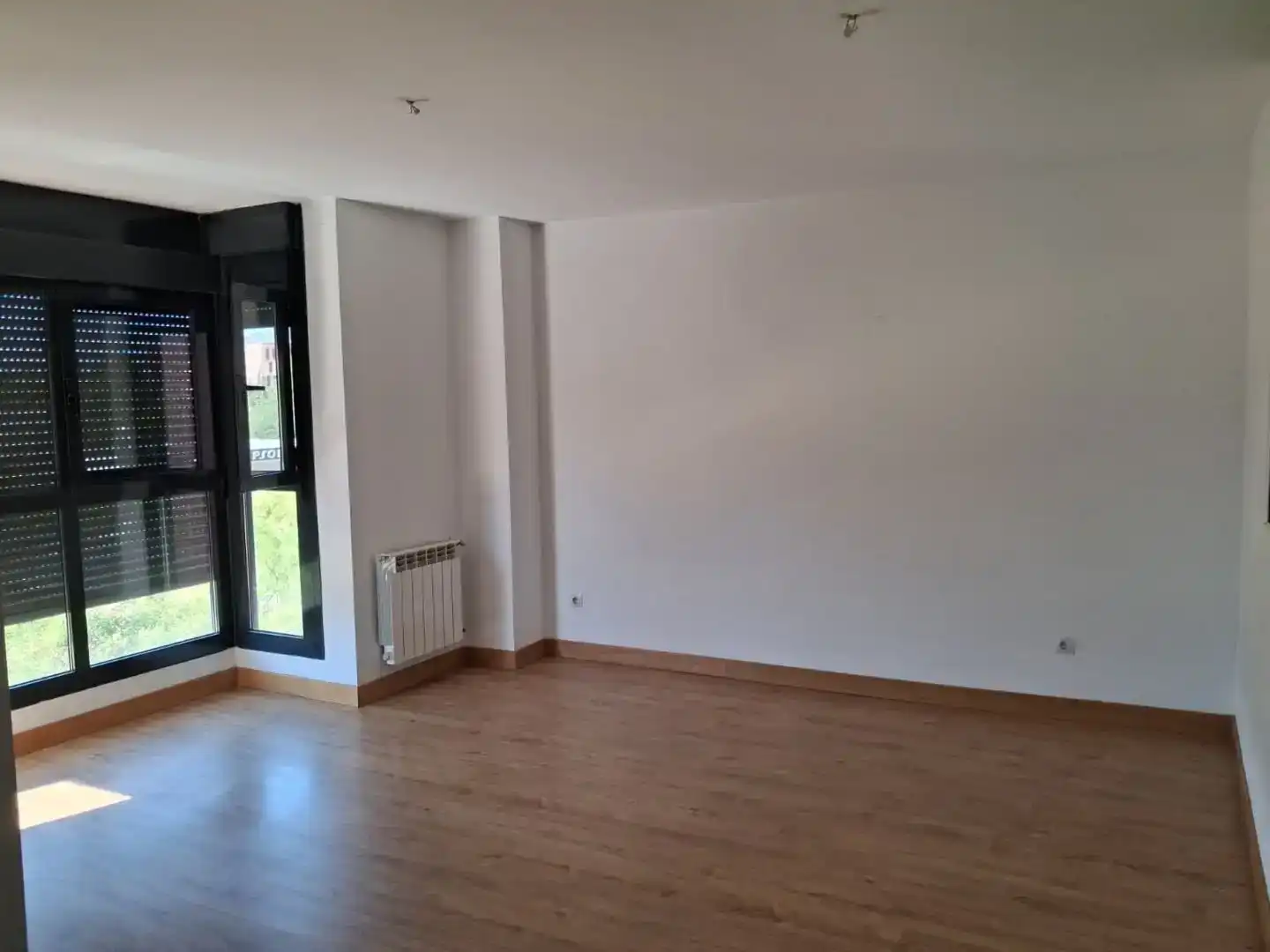 Bedroom of Flat for sale in  Madrid Capital  with Air Conditioner and Swimming Pool