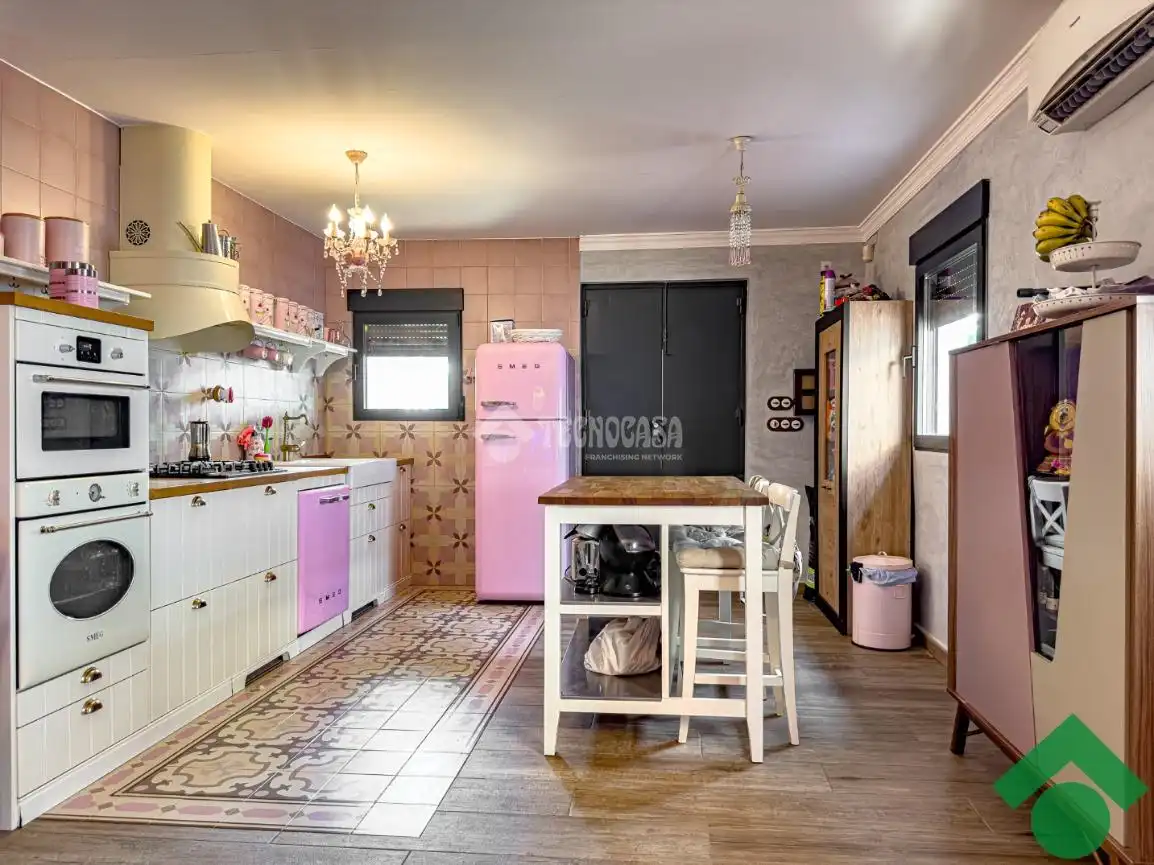 Kitchen of Houses for sale in Vegas del Genil