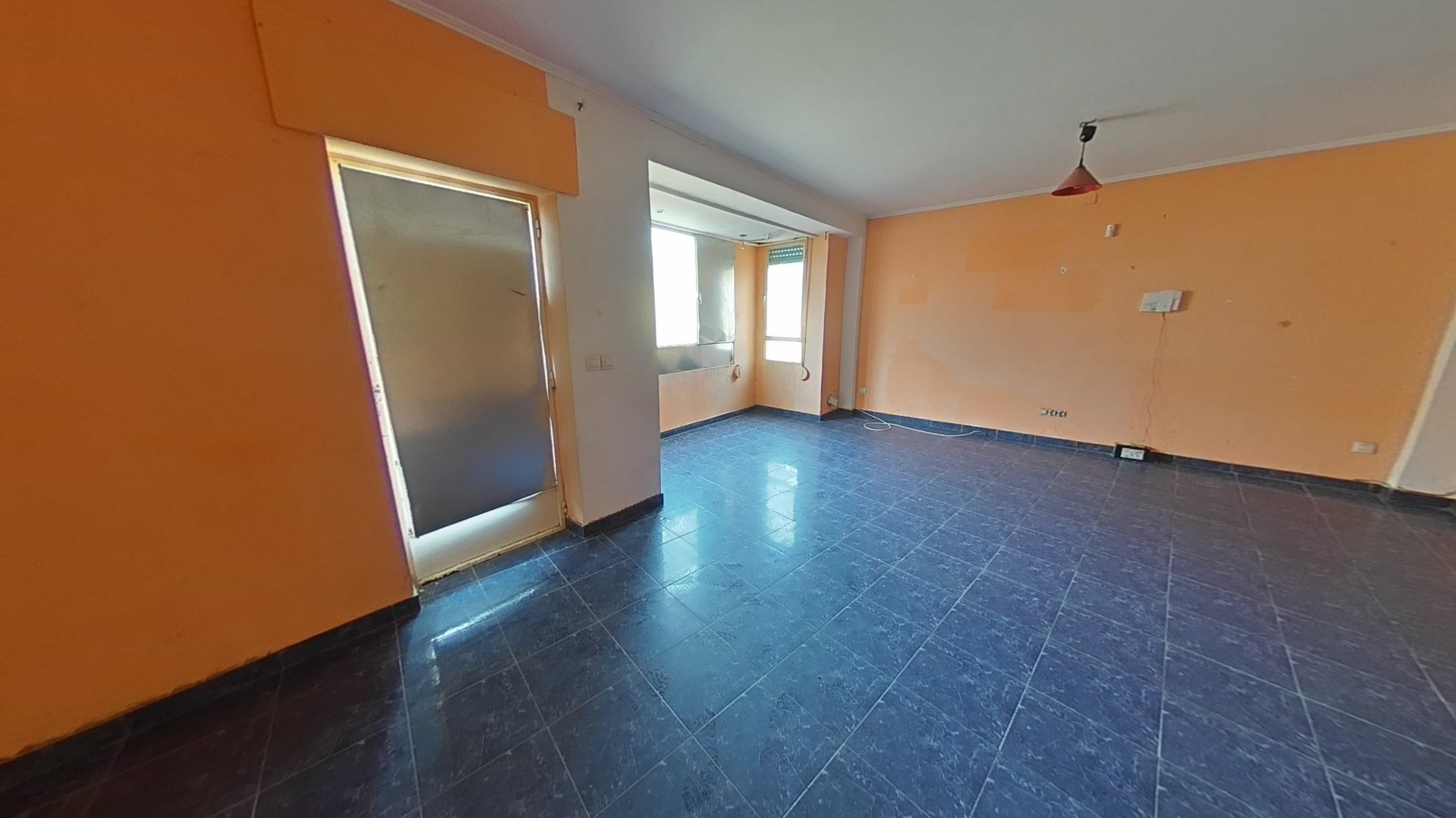 Sala de estar de Piso en venta en Castellón de la Plana / Castelló de la Plana con Balcón