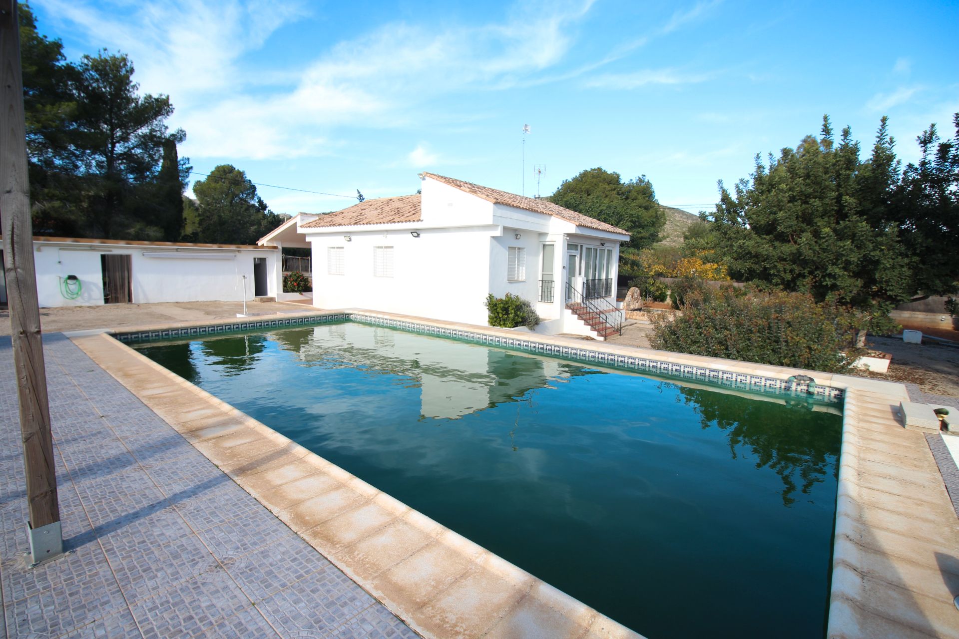 Swimming pool of House or chalet for sale in Llombai  with Air Conditioner, Heating and Private garden