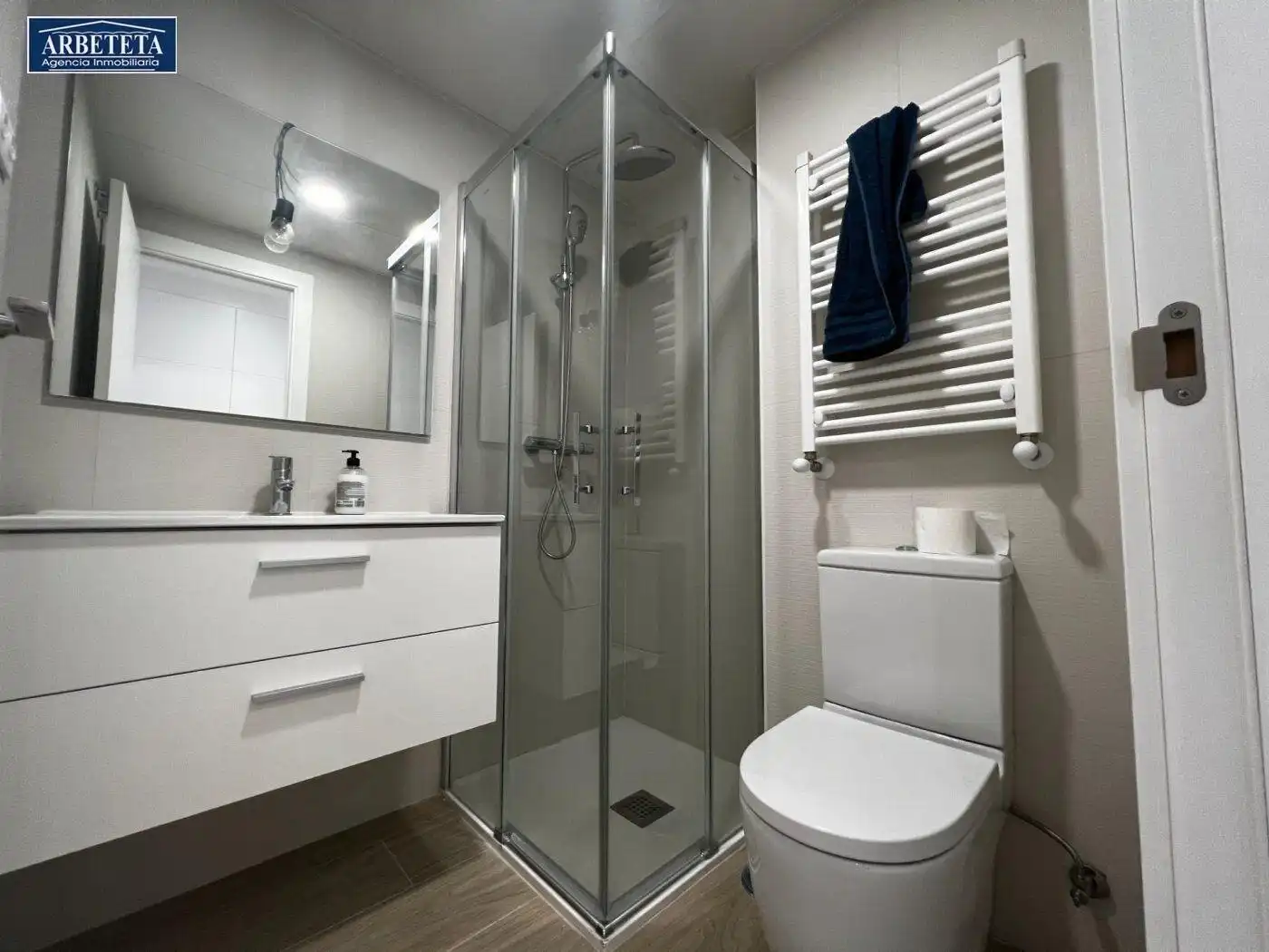 Baño de Piso de alquiler en Guadalajara con Aire acondicionado, Calefacción y Terraza