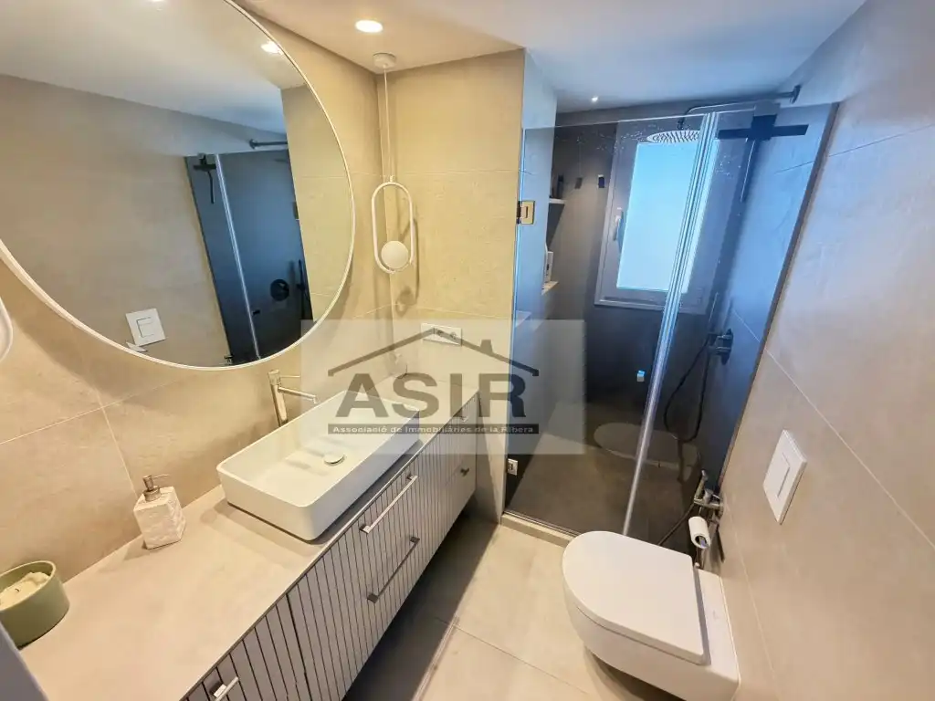 Baño de Piso de alquiler en Alzira con Aire acondicionado