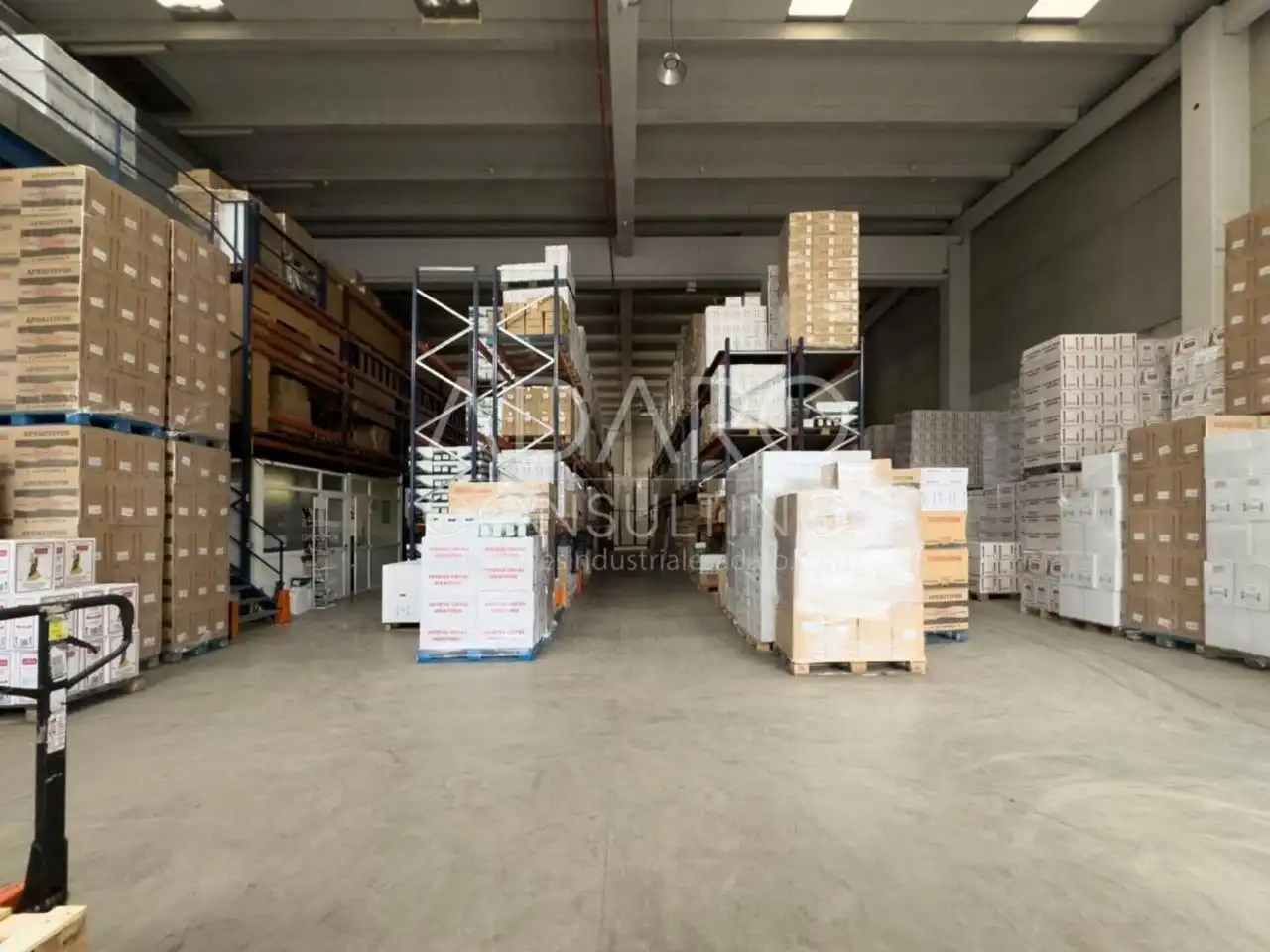 Nave industrial en venta en Calle Almazara