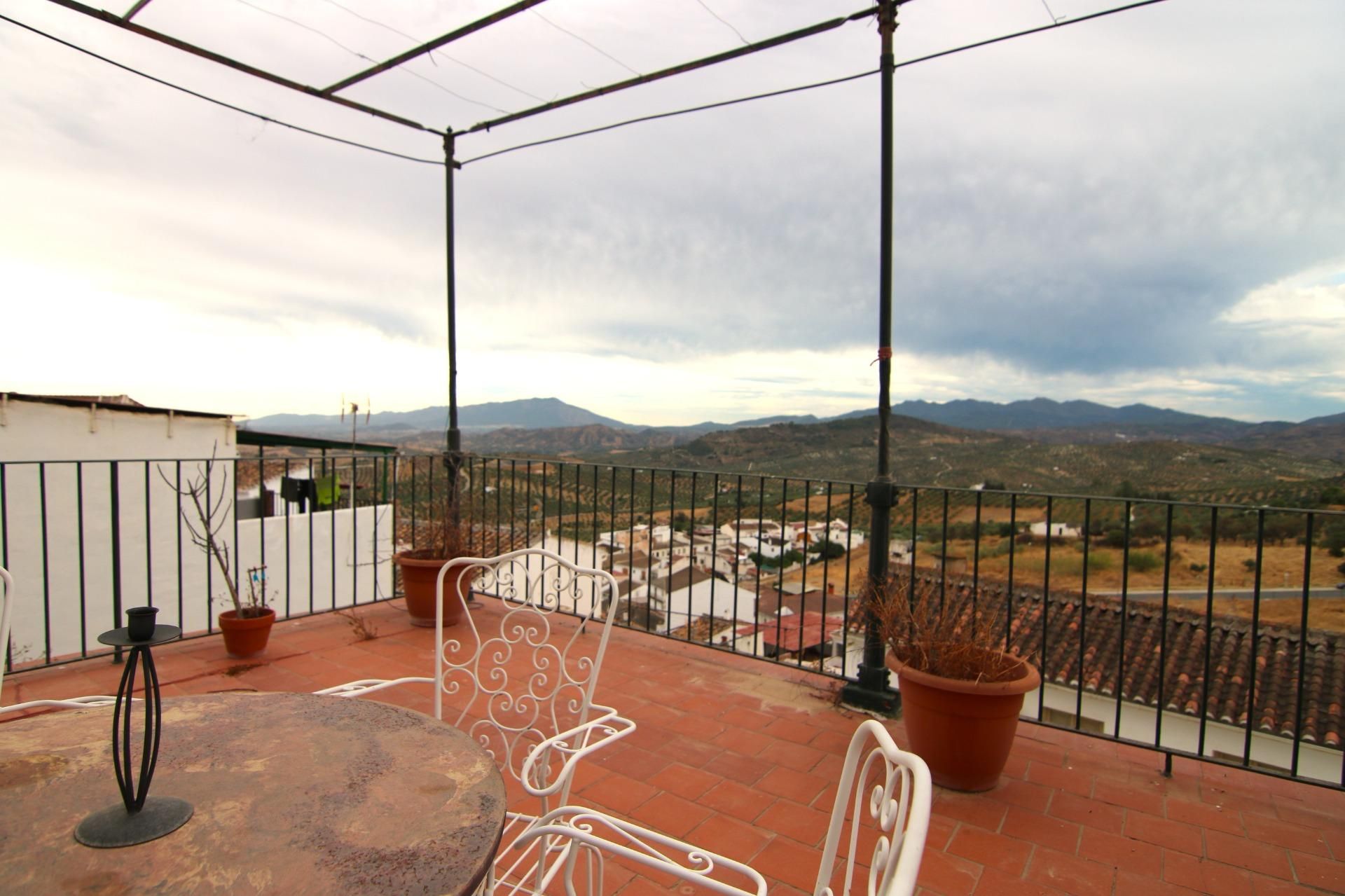Terrassa de Casa o xalet en venda en Alozaina amb Jardí privat