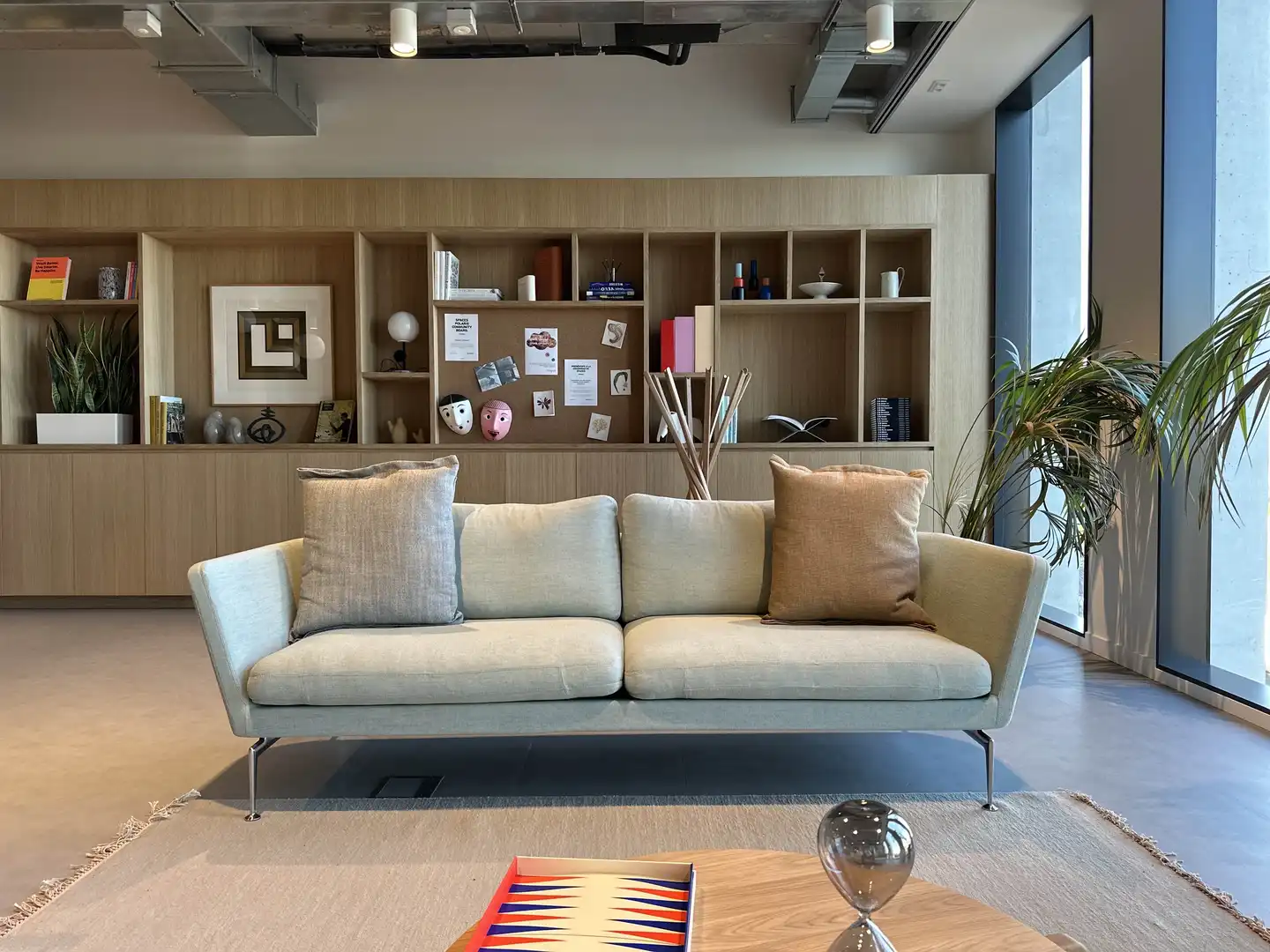 Sala d'estar de Oficina de lloguer en  Madrid Capital amb Aire condicionat, Calefacció i Moblat