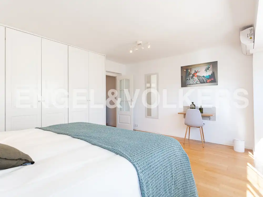 Bedroom of Attic for rent in Valencia  with Air Conditioner, Heating and Parquet flooring