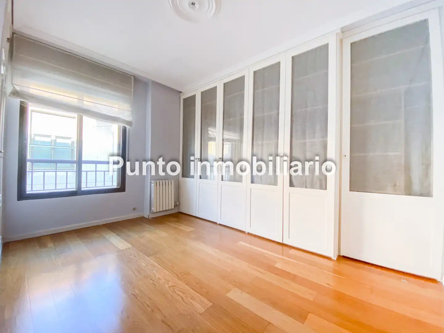 Habitación de Piso de alquiler en Valladolid con Aire acondicionado, Calefacción y Parquet