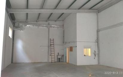 Industrial buildings to rent in Silla