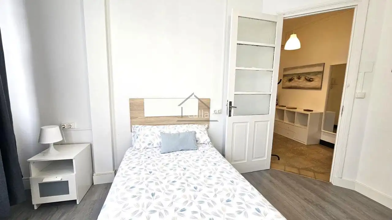 Bedroom of Flat for rent in Ferrol  with Heating and Furnished