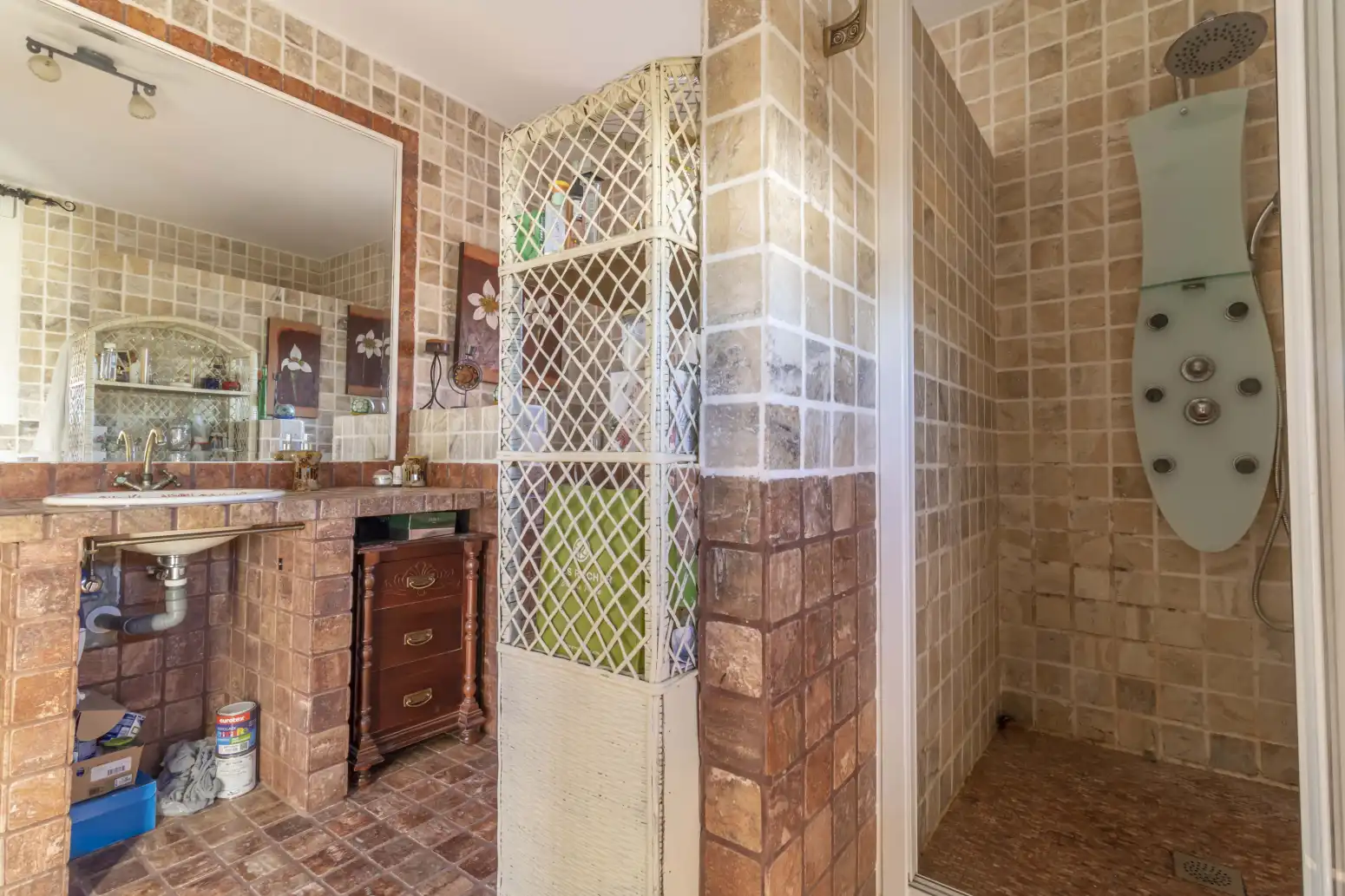 Bany de Casa o xalet en venda en Alcalá de Guadaira amb Aire condicionat, Terrassa i Piscina