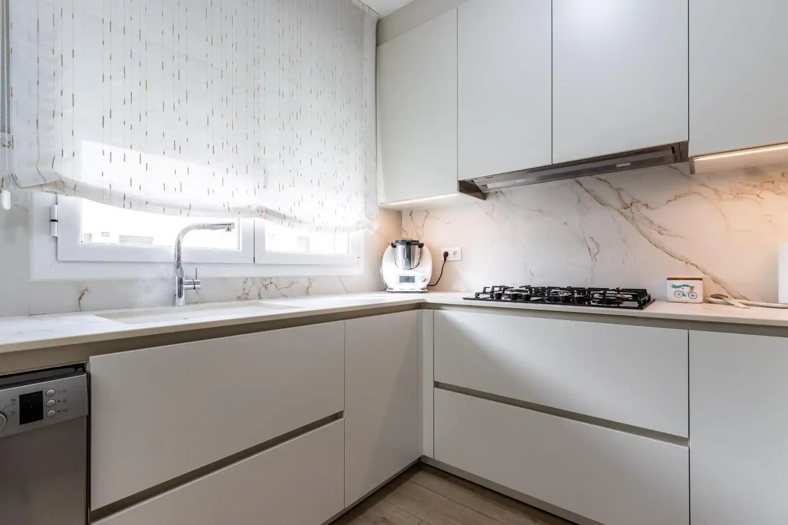 Cocina de Casa o chalet en venta en Castellar del Vallès con Aire acondicionado, Calefacción y Jardín privado