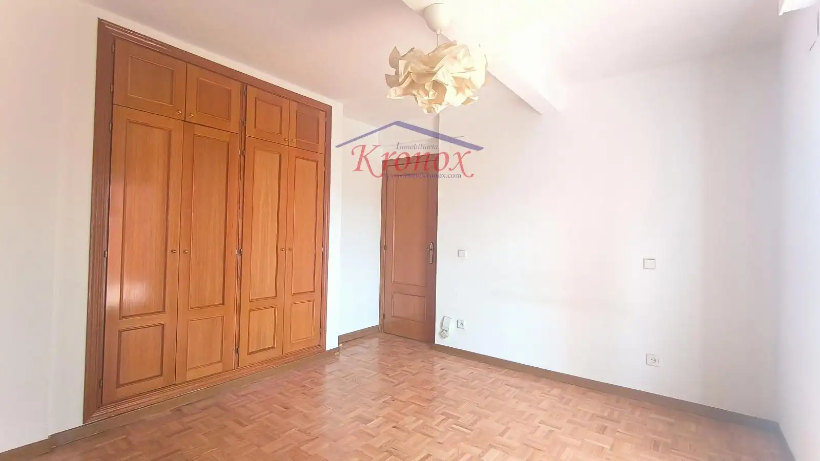 Schlafzimmer von Dachboden zum Verkauf in Madrid mit Klimaanlage, Heizung und Terrasse