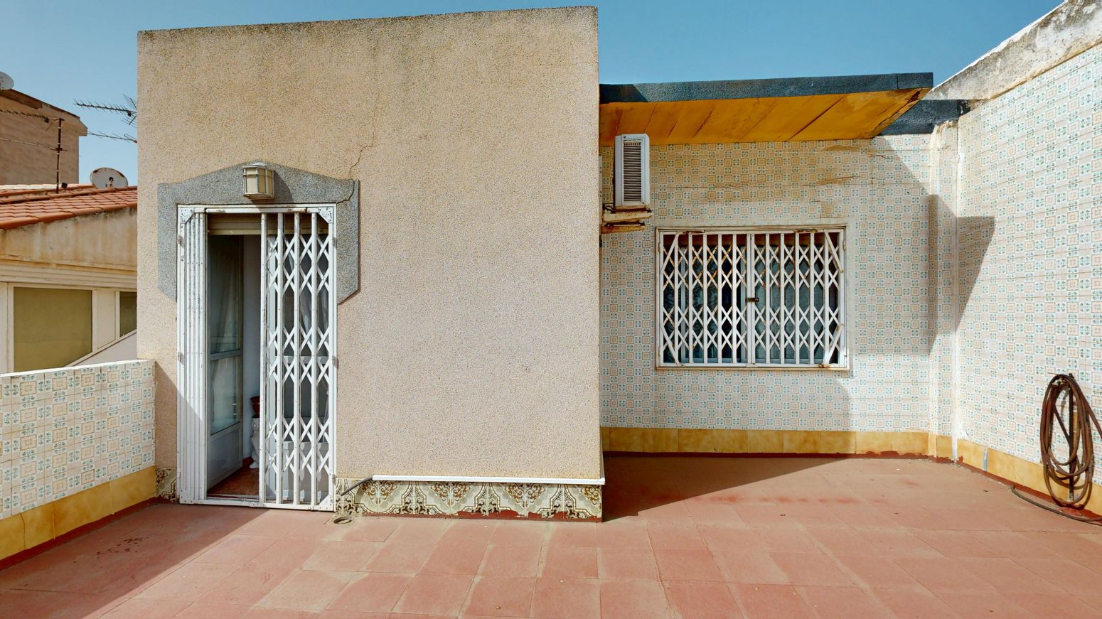 Vista exterior de Casa o xalet en venda en Cartagena amb Aire condicionat, Calefacció i Terrassa