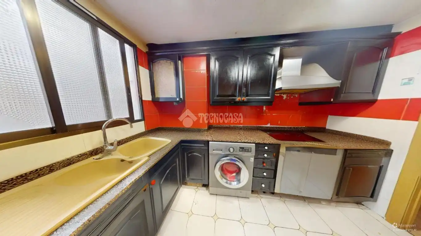 Cocina de Piso en venta en Valencia con Balcón