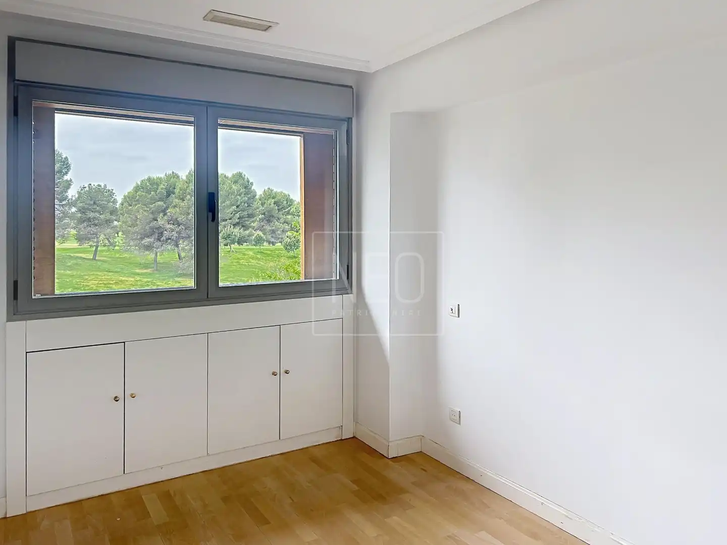 Bedroom of Flat for sale in Madrid  with Air Conditioner, Heating and Private garden