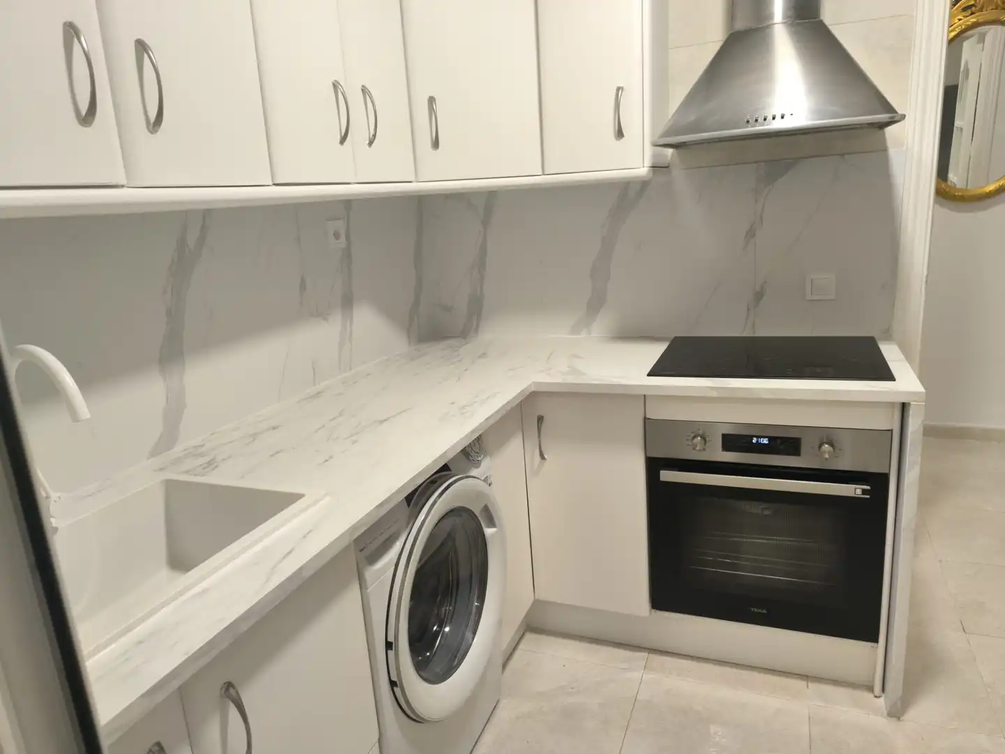 Kitchen of Flat for sale in Marbella  with Terrace, Oven and Washing machine
